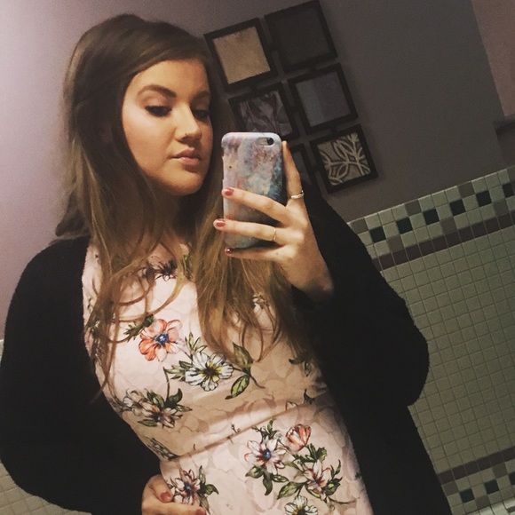 Meet your Posher, Madi - Picture 4 of 8